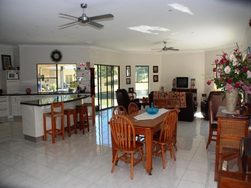 27 Charlotte Drive, Weyba Downs QLD 4562