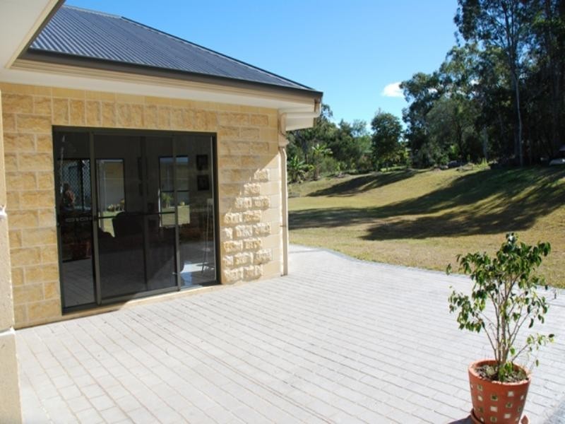 27 Charlotte Drive, Weyba Downs QLD 4562