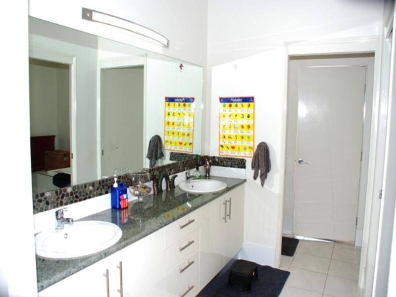 27 Charlotte Drive, Weyba Downs QLD 4562