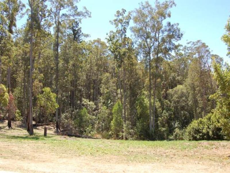 42 White Wood Court, Lake Macdonald QLD 4563