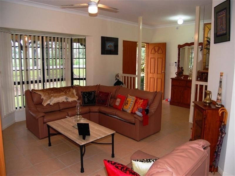 205 Memorial Drive, Eumundi QLD 4562