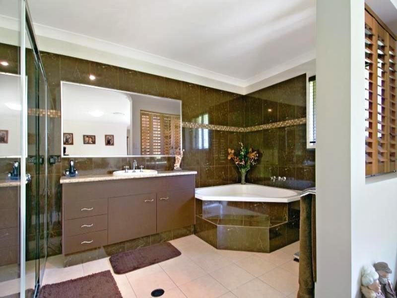 14 Creambox Court, Cooroibah QLD 4565