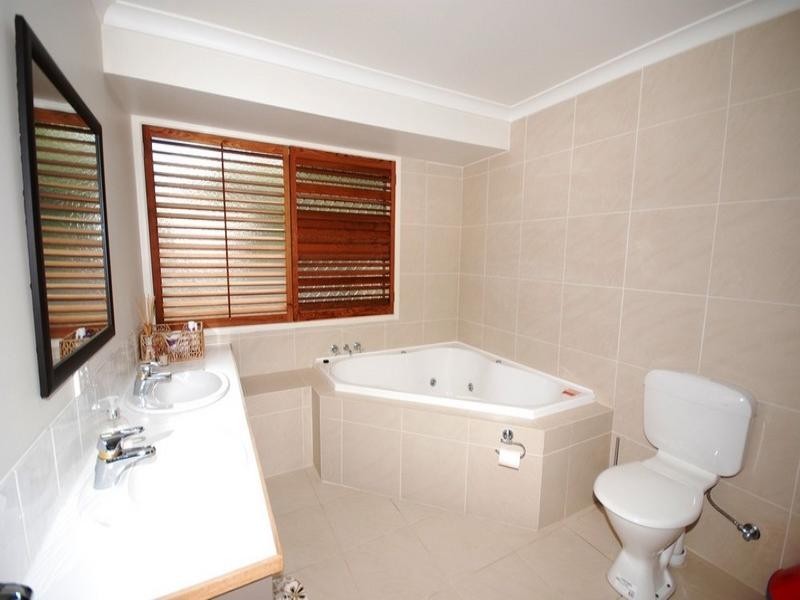 10 Charlotte Drive, Weyba Downs QLD 4562