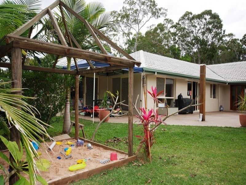 10 Charlotte Drive, Weyba Downs QLD 4562