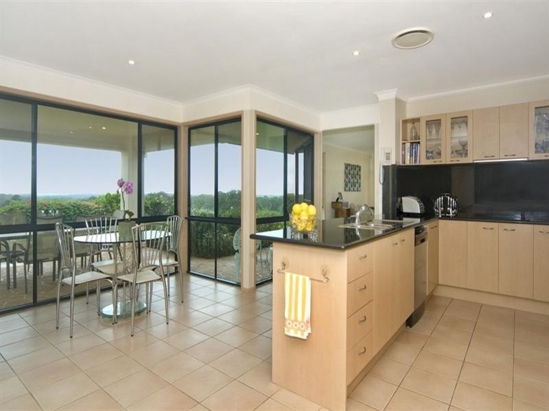8 Panavista Court, Doonan QLD 4562