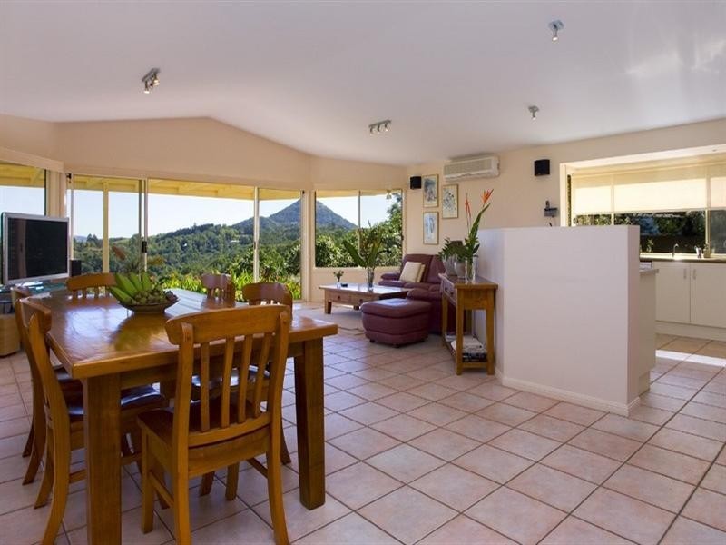 10 Mount Eerwah Vista Drive, Doonan QLD 4562