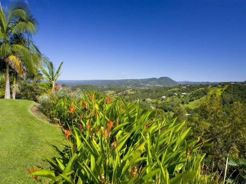 10 Mount Eerwah Vista Drive, Doonan QLD 4562