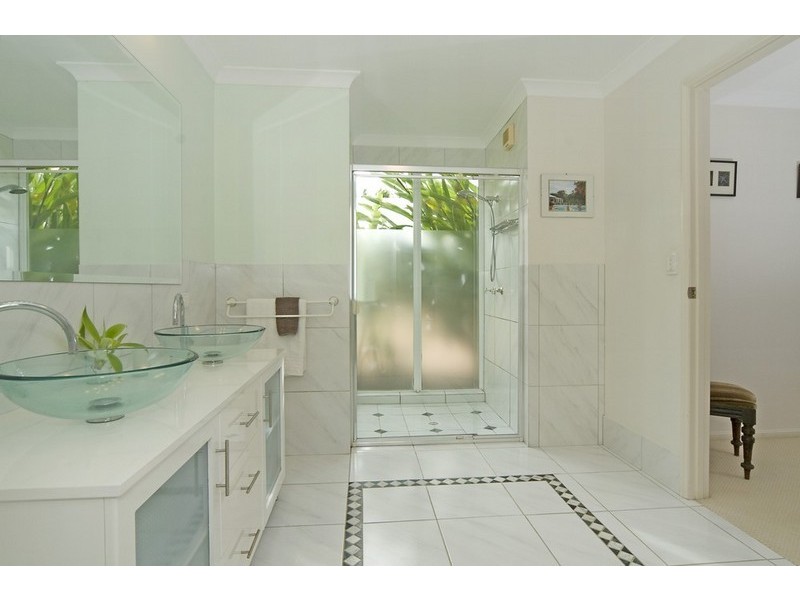 9 Upland Court, Tinbeerwah QLD 4563