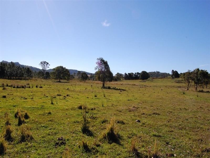 2 Monak Road, North Arm QLD 4561