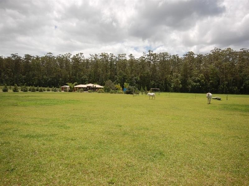 137 Burton Road, North Arm QLD 4561