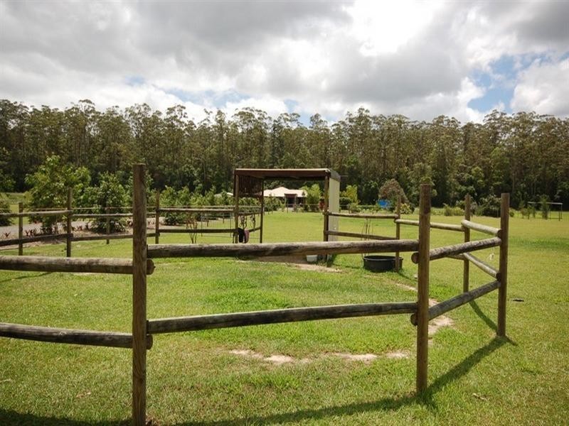 137 Burton Road, North Arm QLD 4561