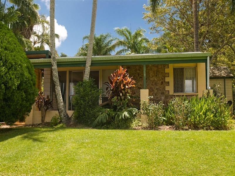 16 Hayward Road, Lake Macdonald QLD 4563