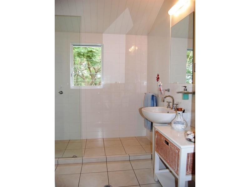 22 Smiths Road, Tinbeerwah QLD 4563