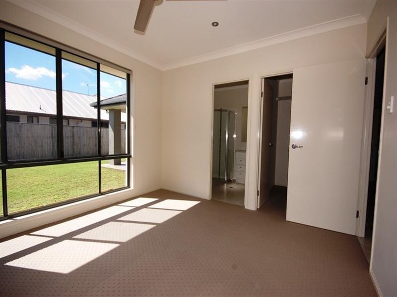 12 Burrell Avenue, Eumundi QLD 4562