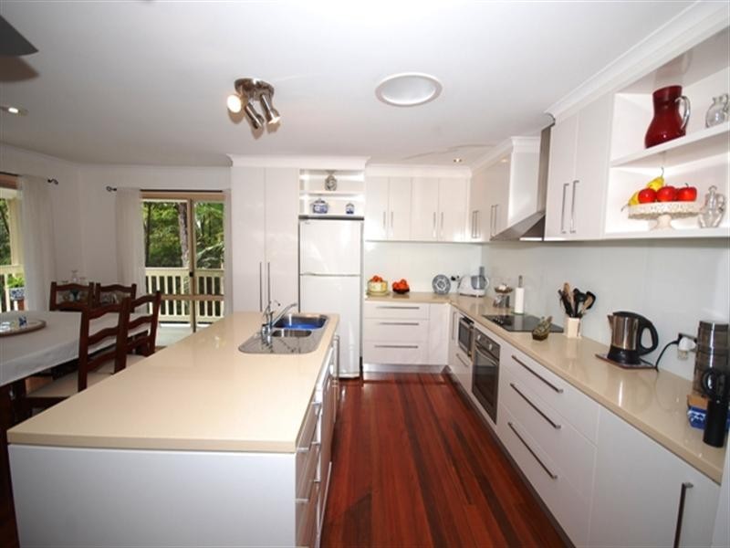 7 Wendoma Court, Tinbeerwah QLD 4563