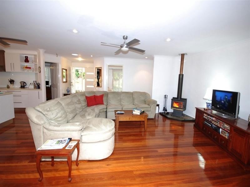 7 Wendoma Court, Tinbeerwah QLD 4563