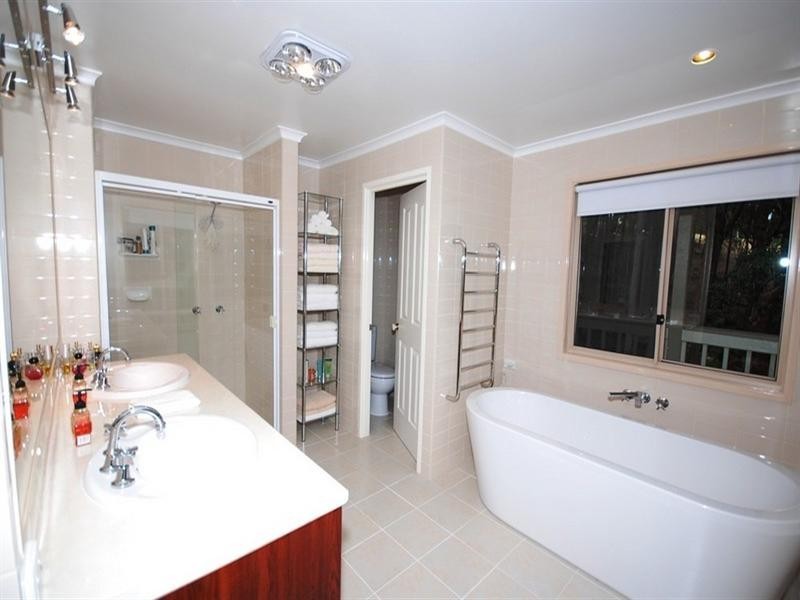 7 Wendoma Court, Tinbeerwah QLD 4563