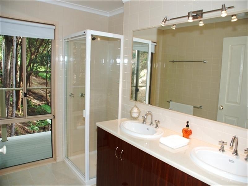 7 Wendoma Court, Tinbeerwah QLD 4563