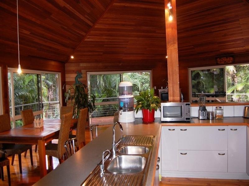 8 Brookland Road, Tinbeerwah QLD 4563