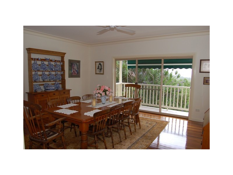 5 Hinterland Close, Tinbeerwah QLD 4563