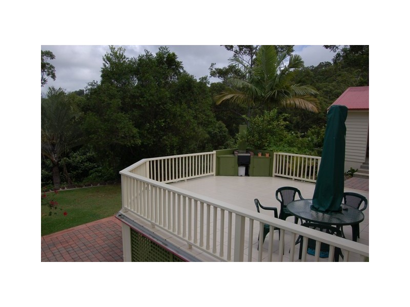 5 Hinterland Close, Tinbeerwah QLD 4563