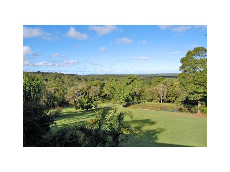 5 Hinterland Close, Tinbeerwah QLD 4563