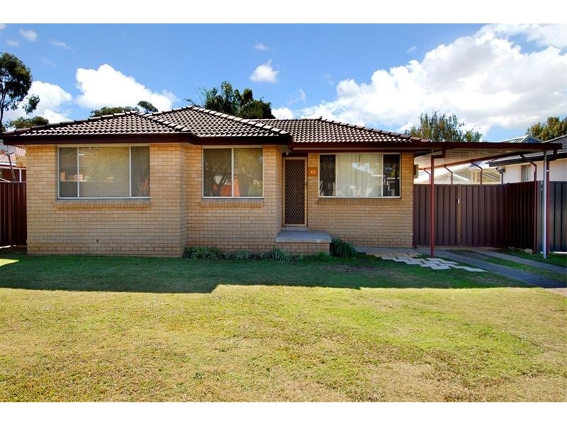 61 Wayne Street, Dean Park NSW 2761