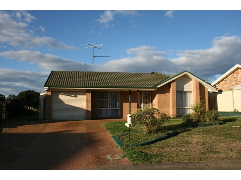 16 Loring Place, Quakers Hill NSW 2763