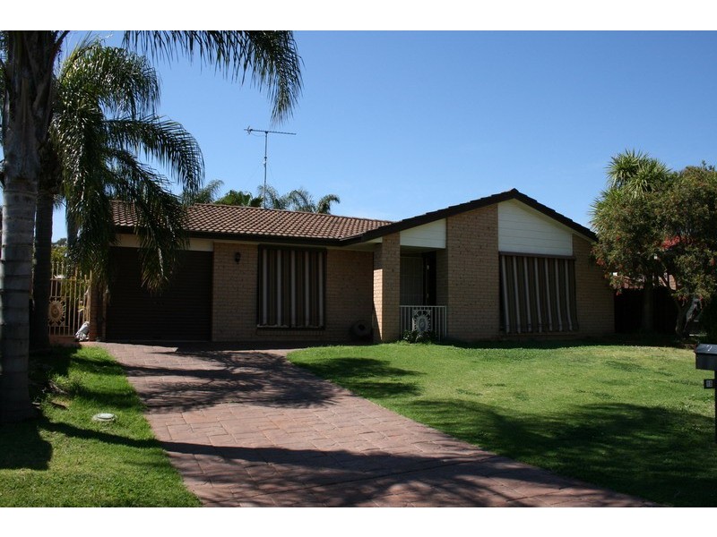 15 Romley Crescent, Oakhurst NSW 2761