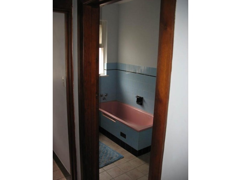 1 and 2/40 Crouch Street North, Mount Gambier SA 5290