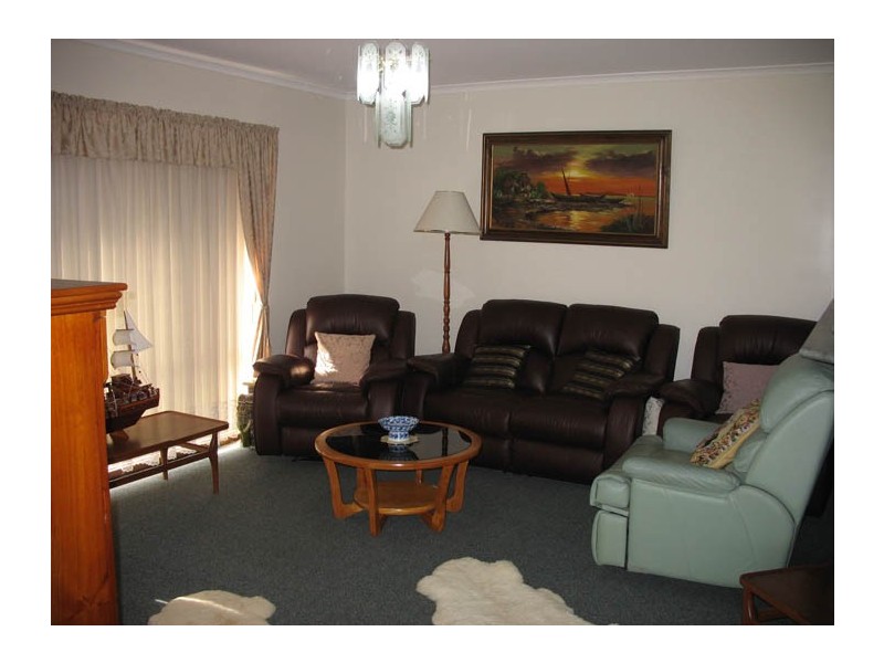 2 Glenmont Crescent, Mount Gambier SA 5290