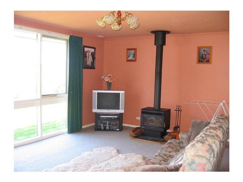 At Wynham Road, Moorak SA 5291