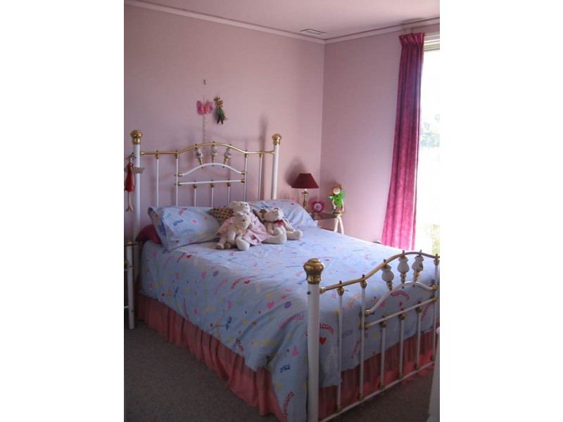 At Wynham Road, Moorak SA 5291