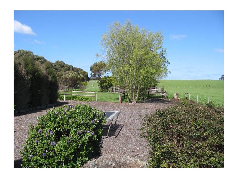 At Wynham Road, Moorak SA 5291