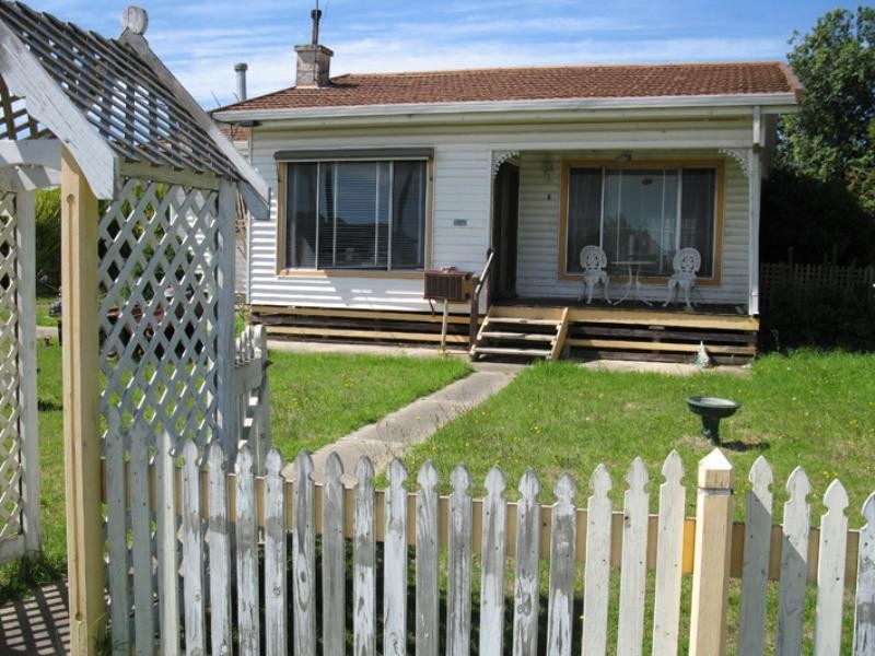 6 McIntosh Street, Nangwarry SA 5277