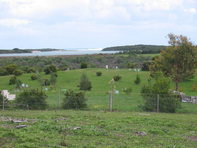 1 Black Swan Road, Nelson VIC 3292