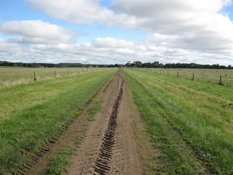 - Tobermorey Lane, Penshurst VIC 3289