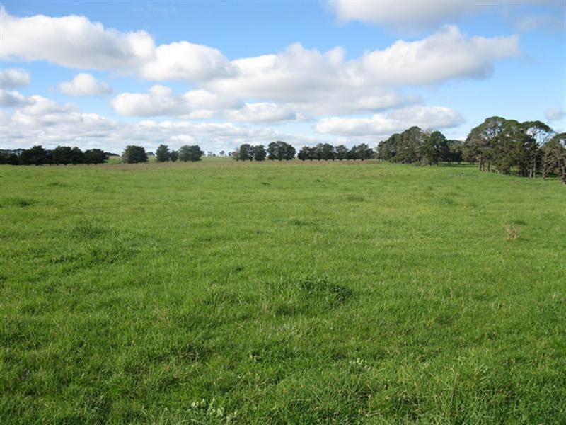 - Tobermorey Lane, Penshurst VIC 3289