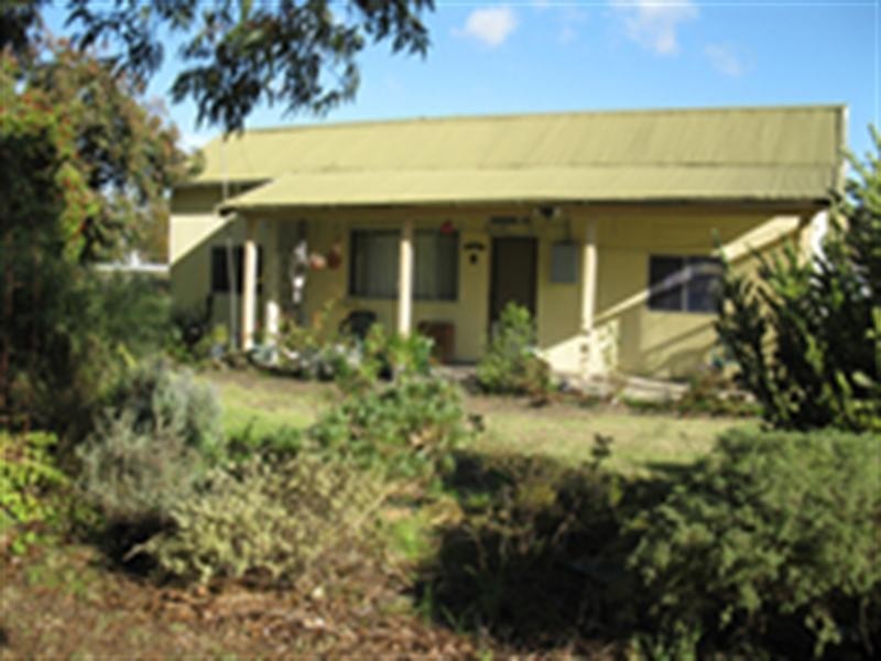 8 Cowell Street, Tarpeena SA 5277