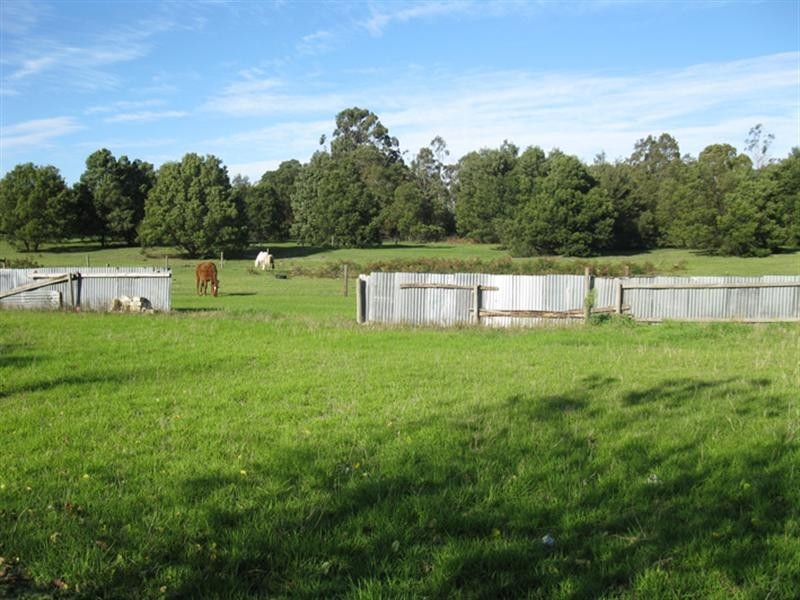 8 Cowell Street, Tarpeena SA 5277