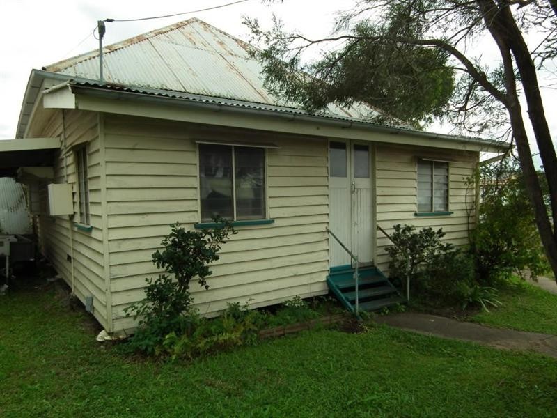 14 Bowen Street, Maryborough QLD 4650