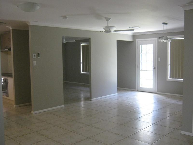 104 Shiplick Street, Aldershot QLD 4650