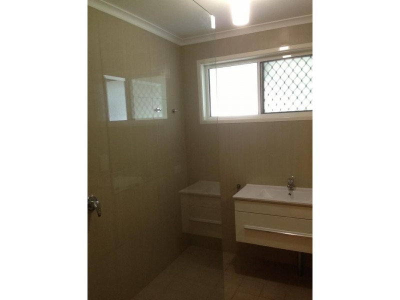 7 Lido Parade, Urangan QLD 4655