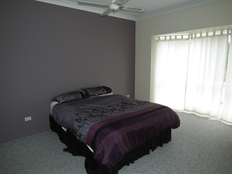 77 Woocoo Drive, Oakhurst QLD 4650