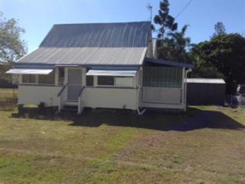 196 John Street, Maryborough QLD 4650