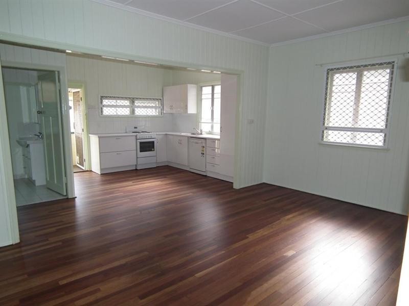 3 Scarborough Street, Scarness QLD 4655