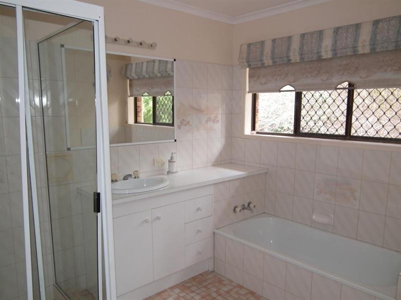 182 Mungar Road, Oakhurst QLD 4650