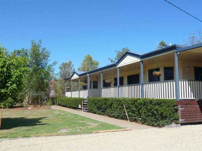 192 Woocoo Drive, Oakhurst QLD 4650