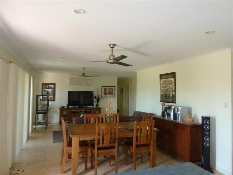 192 Woocoo Drive, Oakhurst QLD 4650