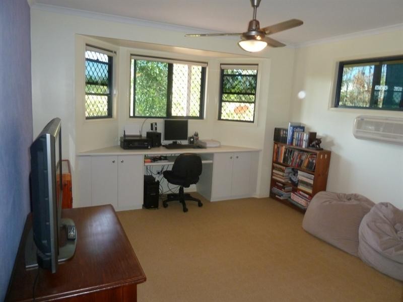 192 Woocoo Drive, Oakhurst QLD 4650